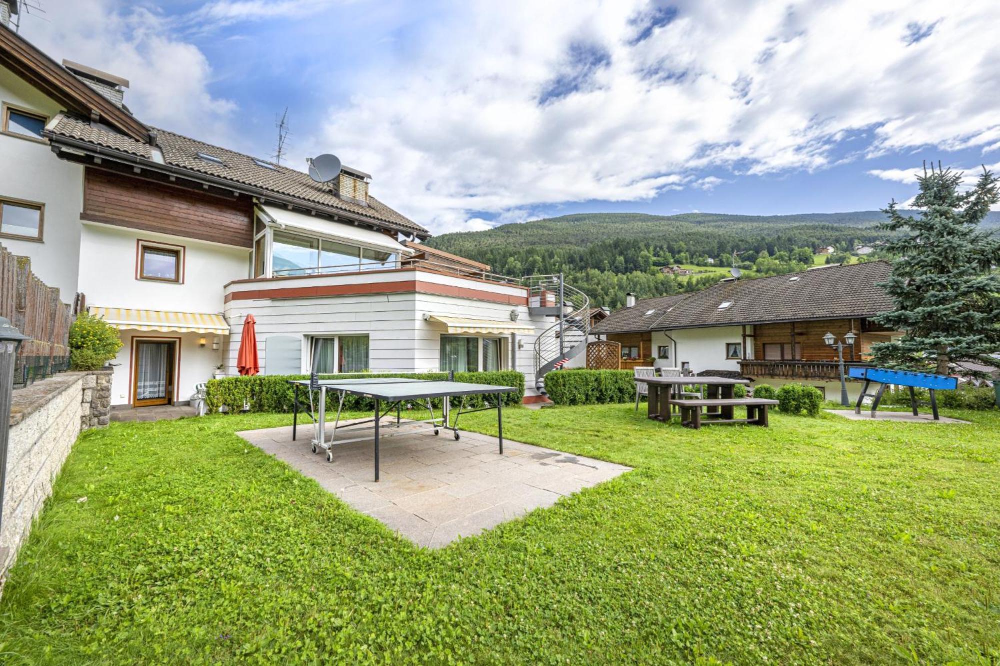Apartments Mirandula Ortisei Kültér fotó